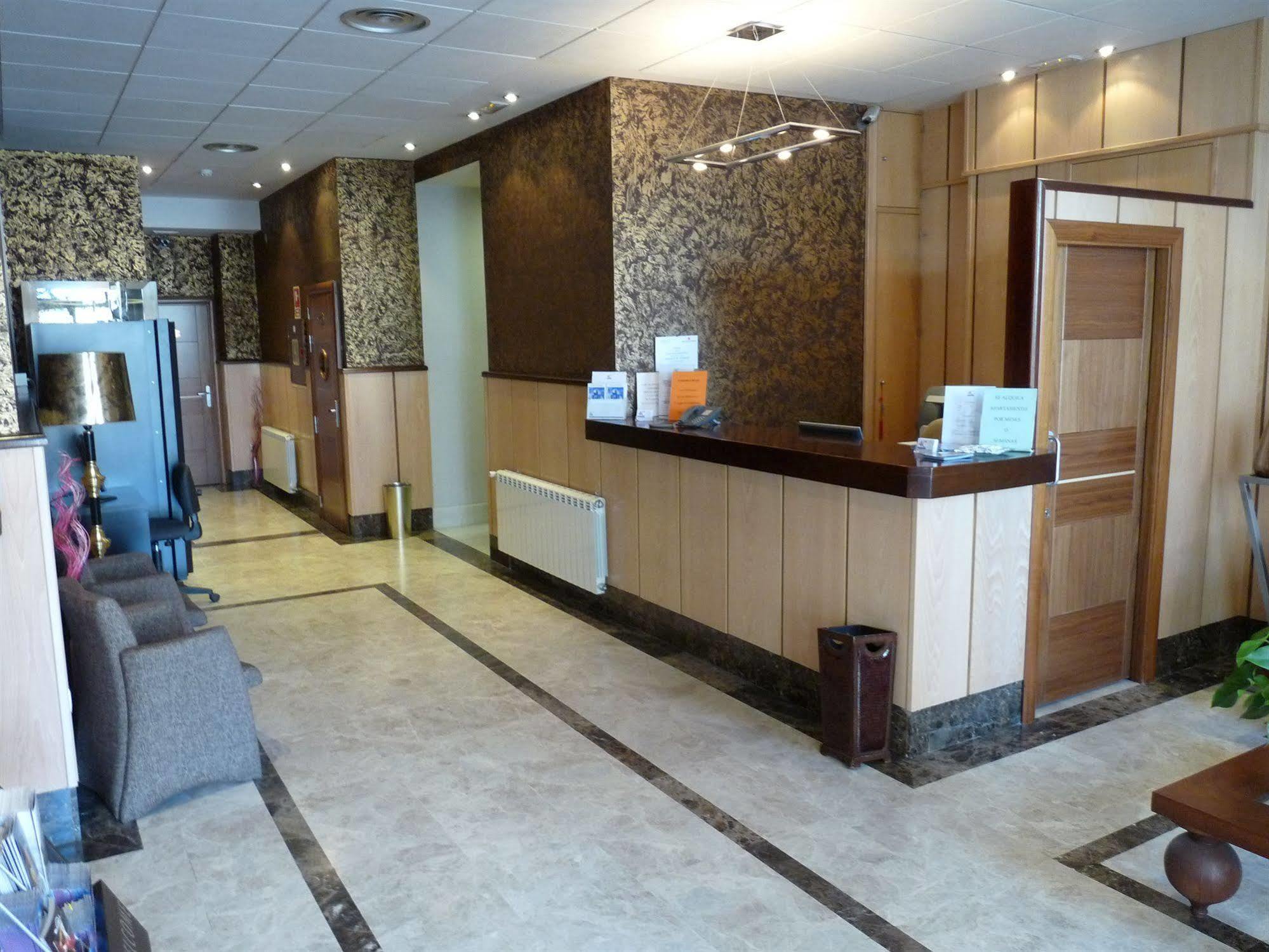Hotel 4C Puerta Europa Мадрид Экстерьер фото